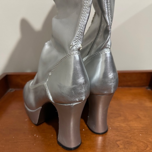 Funtasma Exotica-2000 Platform Boots, Silver, Size 7 - Picture 4 of 12